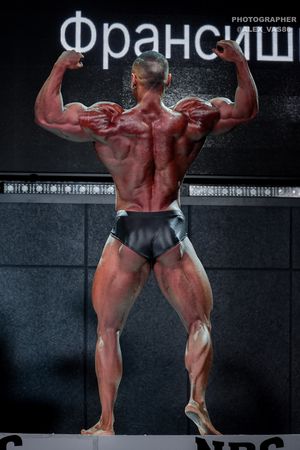 CLASSIC PHYSIQUE